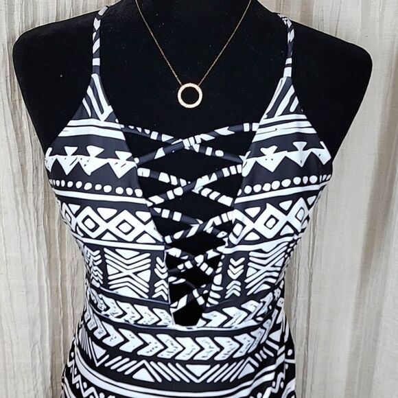 Ekouaer Cage Front Black/White Tribal Print One-piece Swimsuit - Picture 4 of 16